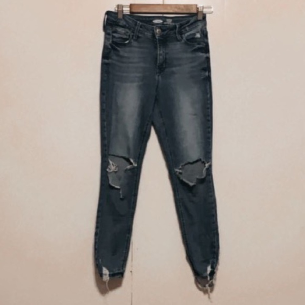 Old Navy, size 2 Rockstar super skinny, high rise.